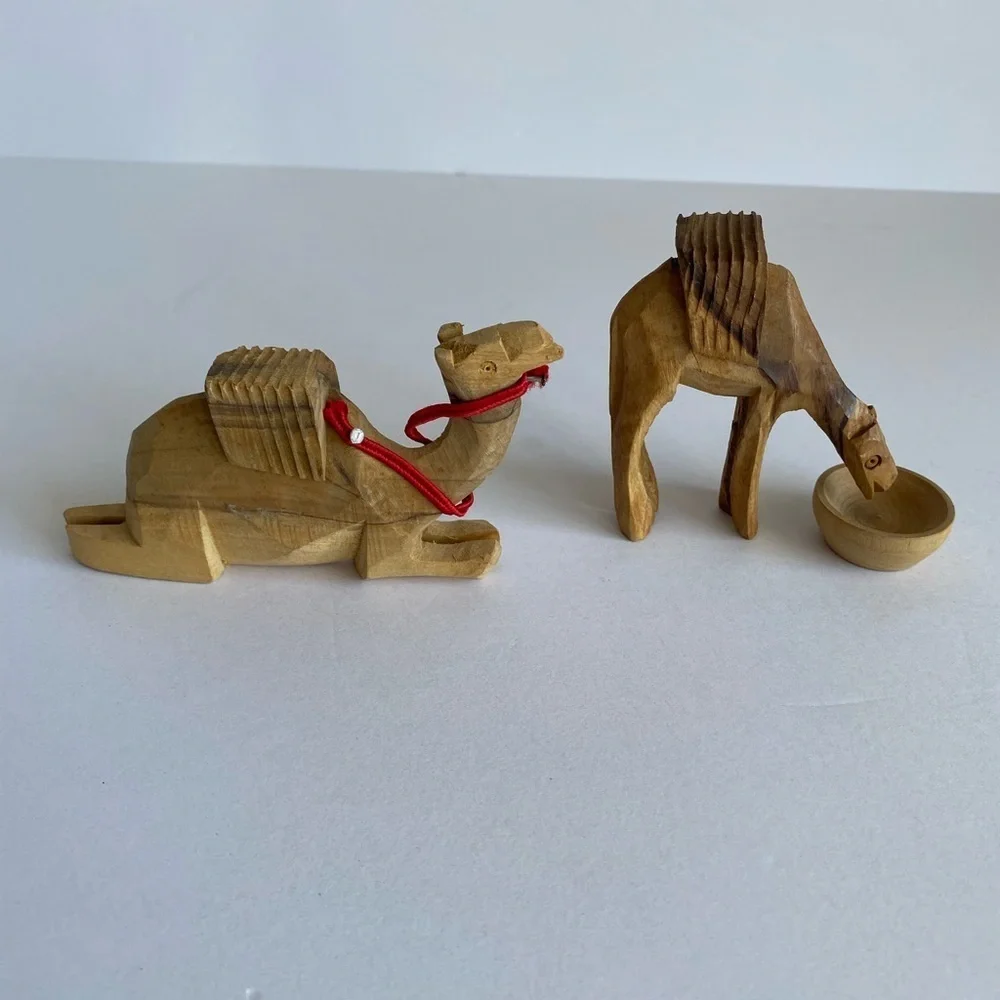 Set Of 2 Wooden Carved Camels With Drinking Bowl Small‎ Miniatures Nativity
